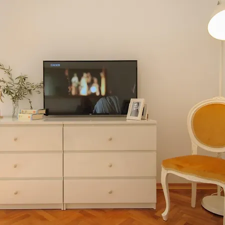 Julie City Centre Apartment *