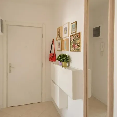 Julie City Centre Apartment